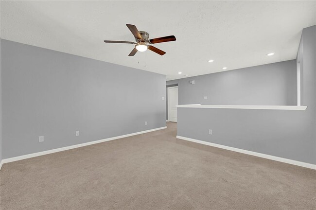 Building Photo - 5011 Pine Ridge Knoll Ct