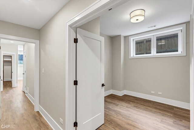 Building Photo - 4846 S St Lawrence Ave