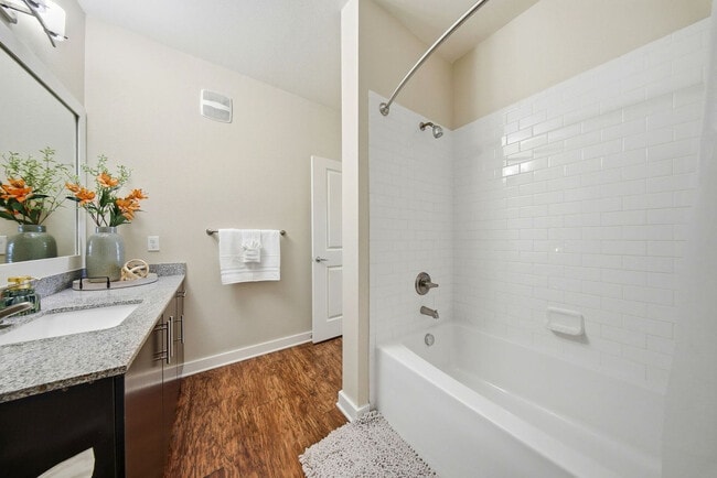 Building Photo - 1700 W Cleveland St