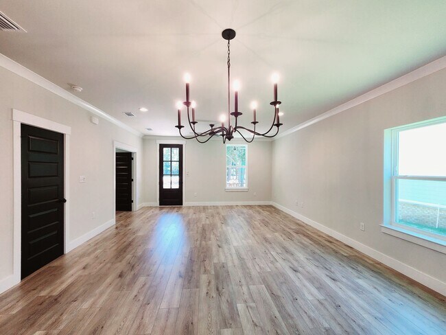 Building Photo - Stunning new executive home in Gulf Shores!