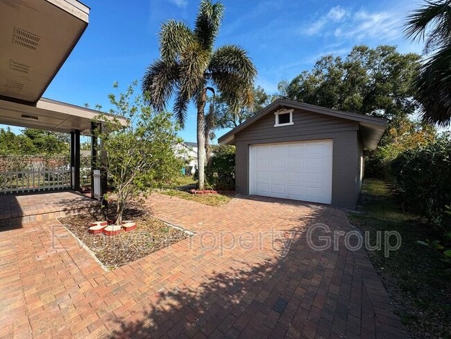 Building Photo - 931 Shine Ave