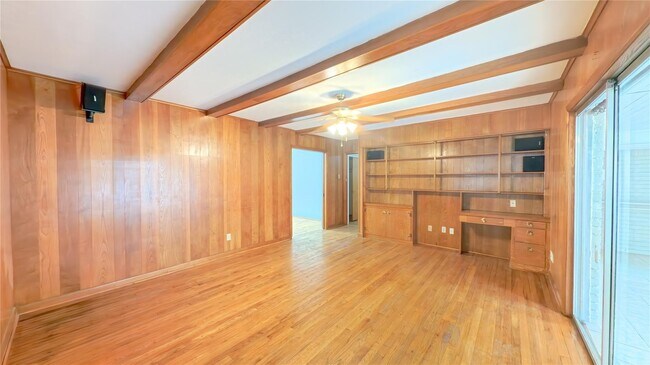 Building Photo - 3727 Woodvalley Dr