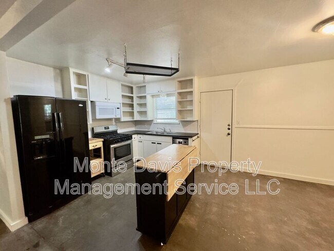Building Photo - 4708 Red River St
