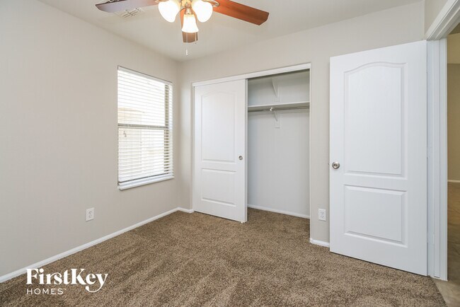 Building Photo - 4186 E Aragonite Ln