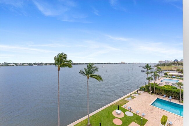 Building Photo - 2800 N Flagler Dr