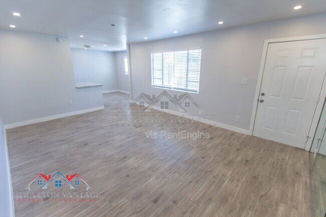 Building Photo - 2912 W Butler Dr