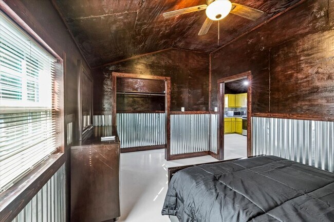 Building Photo - 2823 Avenue Q