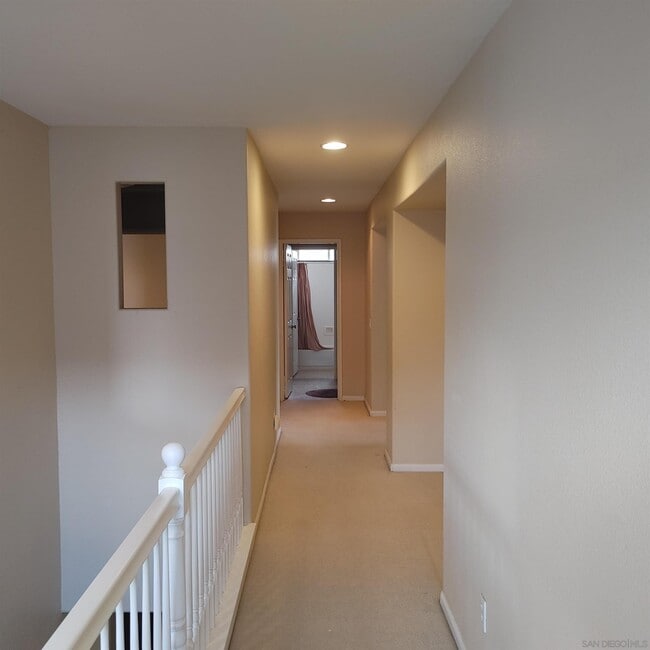 Building Photo - 382 Edgewater Dr