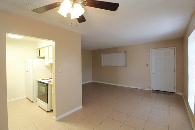 Building Photo - Bayfront Living Minutes from Downtown, NAS...