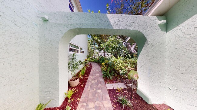 Building Photo - 3BR/ 3BA Pool Home   *Near Burns Rd Aquatic Center & Park * No HOA * 12+ Month Lease Options Avai...