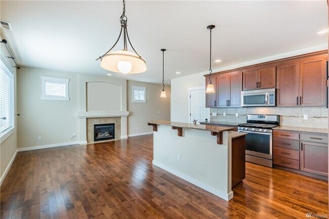 Building Photo - 4Bd/2.5Ba Lynnwood House