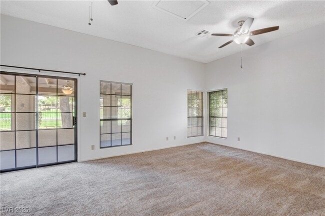Building Photo - 4921 Fiesta Lakes St