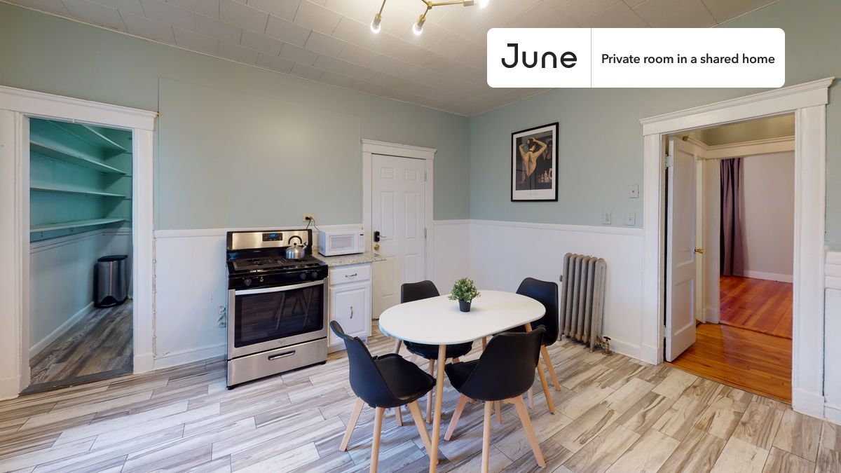 Building Photo - Room in Shared 4 bed/1 bath home in Dorchester Center