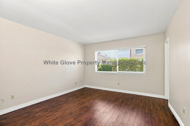 Building Photo - Charming Irvine 3 Bedroom Home with Vaulted Ceilings, Fireplace & Community Pool