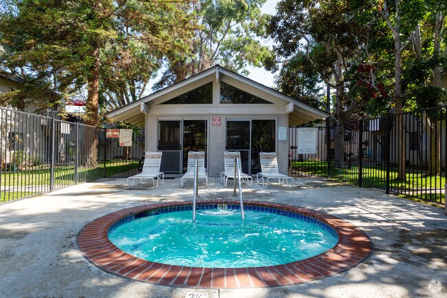 newport mesa apartment homes