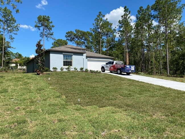 Building Photo - SW location 4/2/2 **WON'T LAST**