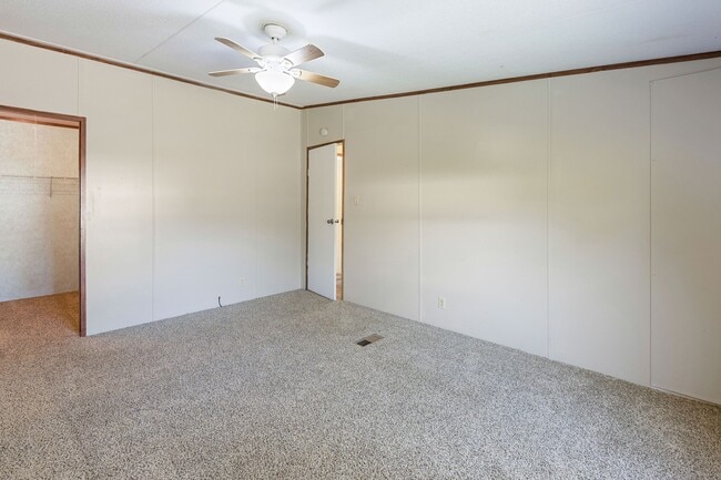 Building Photo - 183 Aquarius Rd