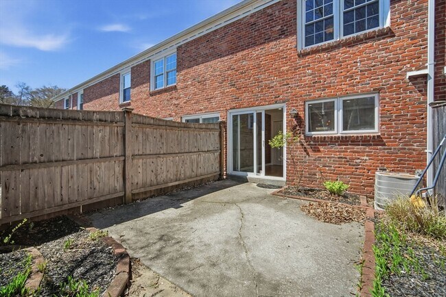 Building Photo - 1155 Dickinson St