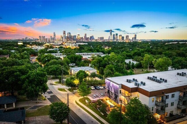 Building Photo - 2505 Thornton Rd