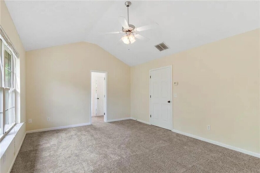 Building Photo - Room in Townhome on Hill Station Ct