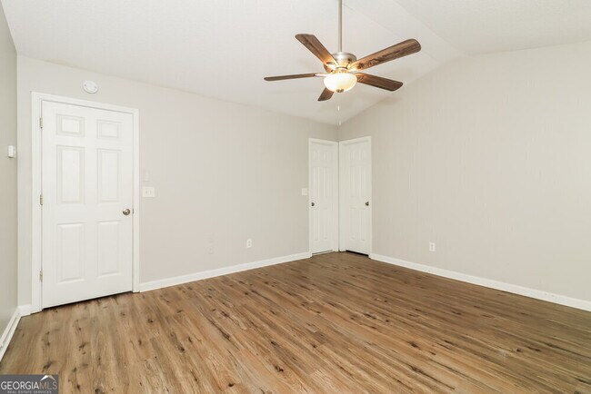 Building Photo - 118 Bainbridge Ct