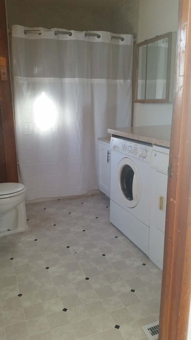 Building Photo - 31 2nd St NW