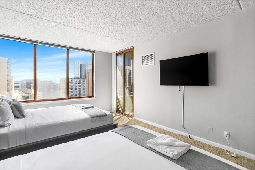 Building Photo - 401 12th St S