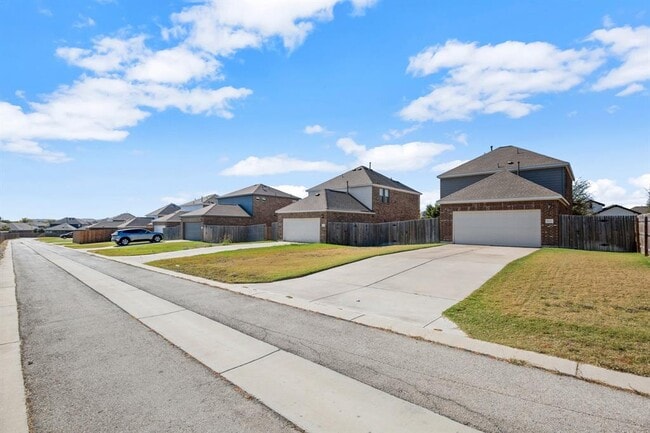 Building Photo - 1700 W Broade St