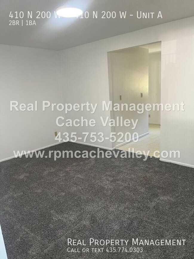 Building Photo - 410 N 200 W