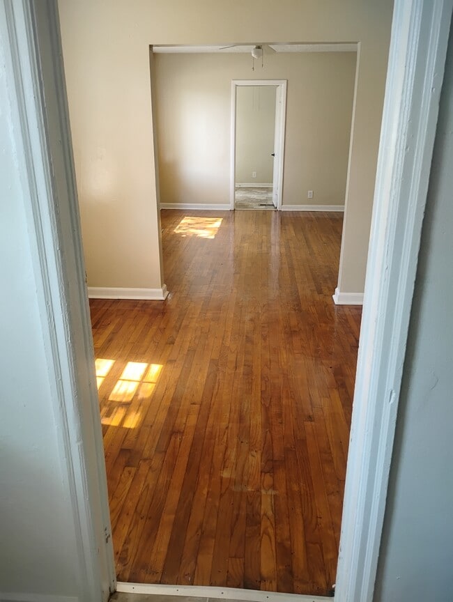 Building Photo - 1240 Alta Vista Dr