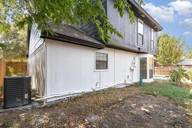 Building Photo - 6767 Dandelion Dr