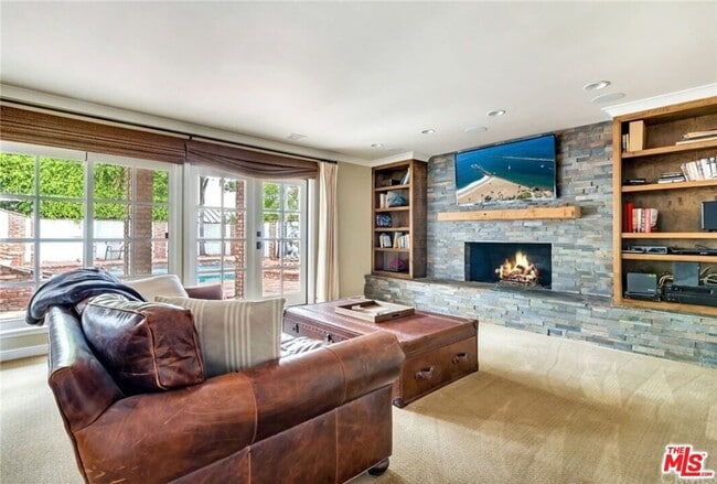 Building Photo - 815 Camphor St