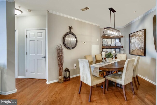 Building Photo - 4951 Brenman Park Dr