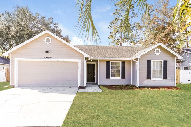 Building Photo - 6604 Arancio Dr W