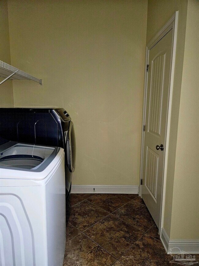 Building Photo - 961 Grindstone Ln