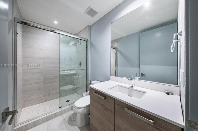 Building Photo - 5500 Island Estates Dr