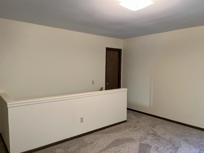 Building Photo - 160 Logan Rd