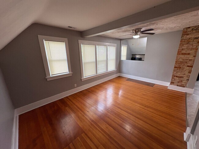 Building Photo - 2800 R St