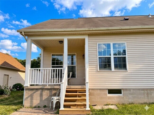 Building Photo - 136 New Tudor Rd