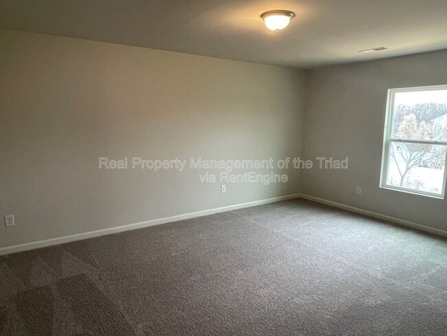 Building Photo - 3824 Miller Dr