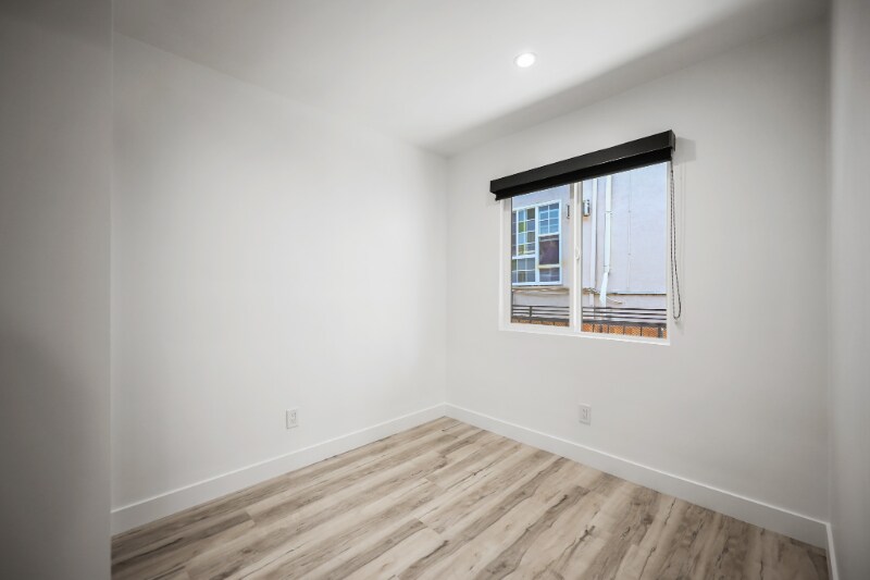 Building Photo - 111 Normandie Ave