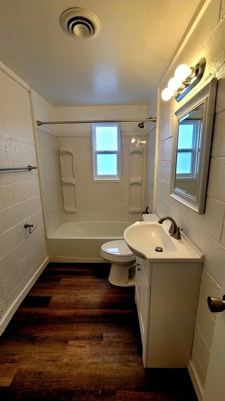 Building Photo - 118 N Old Church St