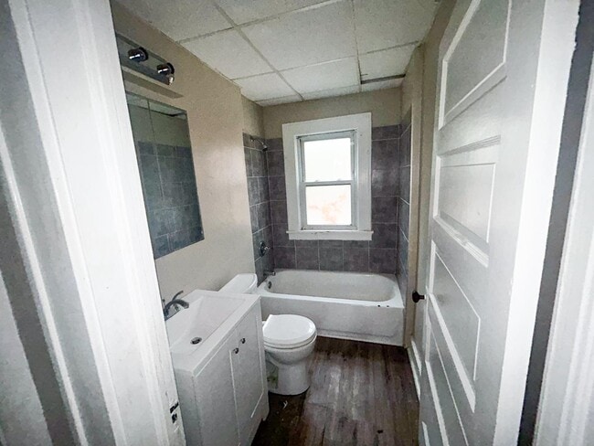 Building Photo - 390 E 162nd St