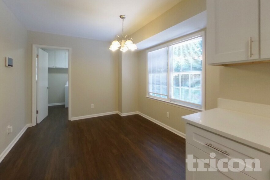 Building Photo - 952 Celtic Cir