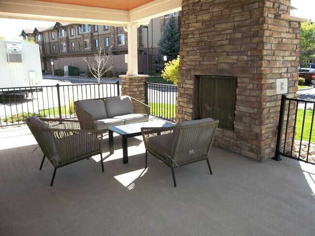 Building Photo - Secure, Stylish & Convenient – 2 Bed Condo in Loveland