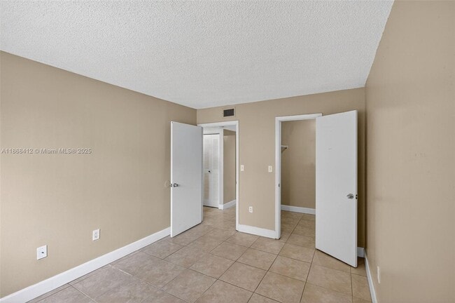 Building Photo - 7421 SW 152nd Ave