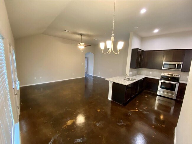 Building Photo - 1505 Lucille St