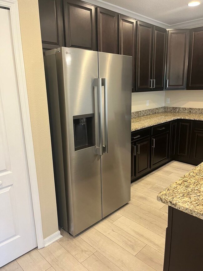 Building Photo - 2409 Martins Run