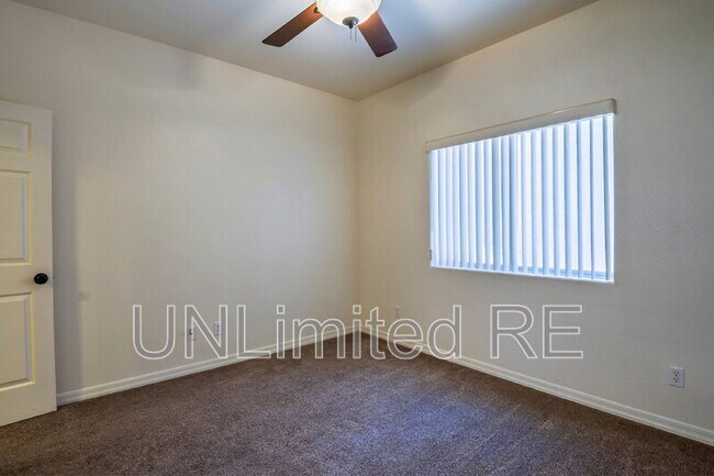 Building Photo - 4926 Mesa Blanca Way