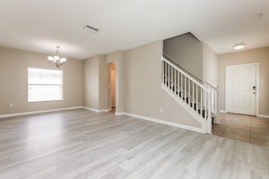 Building Photo - 10525 Summer Azure Dr